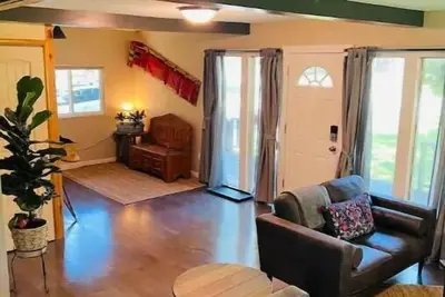 Image de Chalet with Hot Tub at Base of Schweitzer Mtn