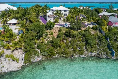 Image de Tropical Retreat: 360° Views, Pool, Beaches Nearby