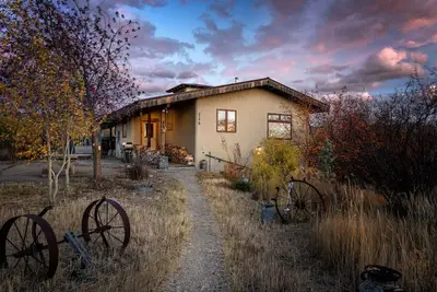 Image de 239 Aspen Meadows Rd Home - On Ski Hill Road