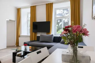 Image de Spacious & Pleasant 2br Apt. near Milenium Tower