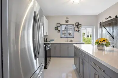 Image de Cozy 2-bedroom townhome in welcoming Nassau with WiFi, Ac