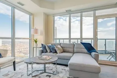 Image de Elegant 2br-2bath Condo, Parking, City View