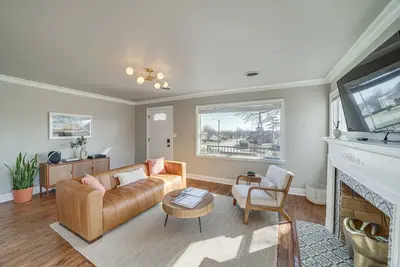 Image de Lovely Tulsa Vacation Rental ~ 3 Mi to Downtown!