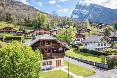 Image de La Ferme de Sous-Lachat - La Savoyarde, avec vue sur les montagnes, terrasse privée et Wi-Fi