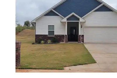 Image de Entire New home in Edmond, Oklahoma