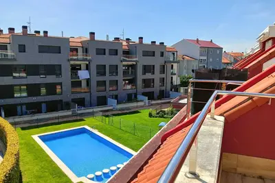 Image de piso con piscina y jardin cerca de la playa