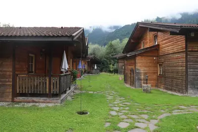 Image de Chalet rustique avec vue sur les montagnes