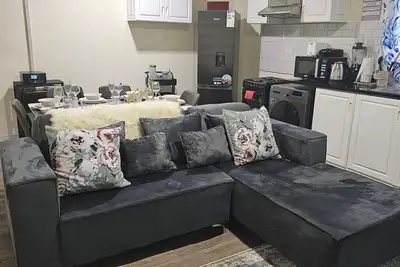 Image de Lovely 2 bedroomed apartment located in the heart of Lusaka. Home away from home