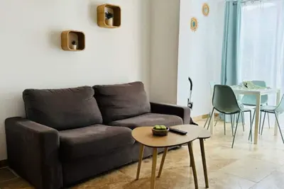 Image de Lagon Bleu - Proche Gare Routière - Terrasse & Piscine - 3Km Plage - Wifi