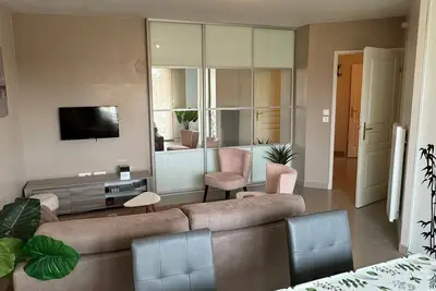 Image de Appartement Moderne près de la Plage et du Centre - 2 Chambres, Balcon, Parking, Animaux Acceptés