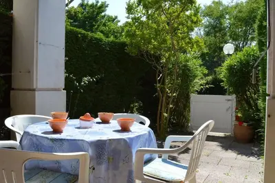 Image de Studio cosy avec terrasse à 100m de la plage - 4 couchages, parking, animaux acceptés