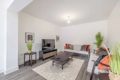 Image de 4br Home Close to Slough Station|Private Driveway