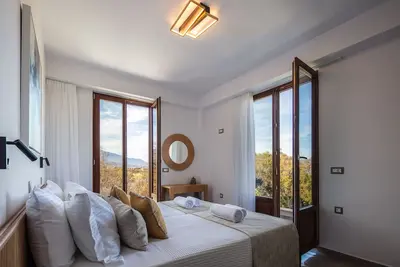 Image de Riviera Vista Luxury Homes, Mousela 2broom suite with sea view and shared pool