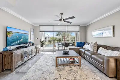 Image de Spacious two story 2-bedroom condo in gorgeous Jupiter