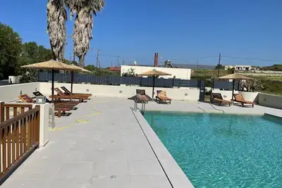 Image de Riviera Vista Luxury Homes, Almyros 2bd Suite with Seaview and shared pool