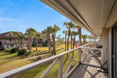 Image de Steps to the Beach, Golf Cart Included, Private Pool, Pets Considered, 341 Captain John Fripp