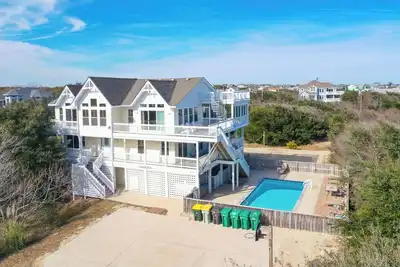 Image de Sunrise views and a quick walk to the beach access at Ricky's Retreat Too!