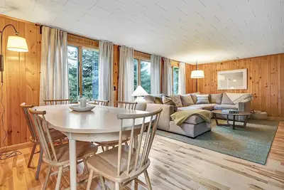 Image de Sunday River less than 1 mile! Hot Tub! Fire Pit! Sleeps 10!