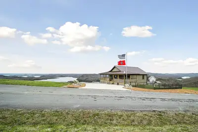 Image de Welcome to Paradise @ The Pointe where the views are absolutely breathtaking.