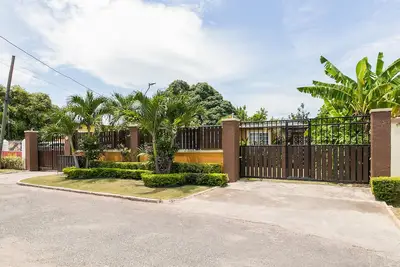 Image de Botanic Bliss Living in Kingston
