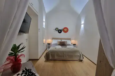 Image de New and lovely apartment with outdoor patio, perfect for families