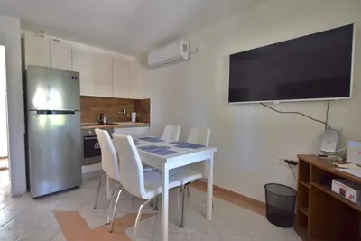 Image de Appartement de vacances Omisalj pour 1 - 4 personnes avec 2 chambres à coucher - Appartement de vaca