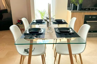 Image de Bel appartement avec terrasse, tout confort proche Majorelle  wifi, Netflix.