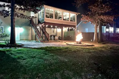 Image de New! Spacious & kid friendly - great for the whole fam! Close to everything!