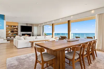 Image de Beautiful, Contemporary Beach House In Malibu