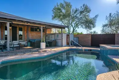 Image de Heated Pool & Hot Tub / Mountain Views / 4 Br 2 Ba
