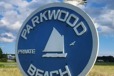 Image de Quick walk to private beach from this brand new 3-bedroom cottage