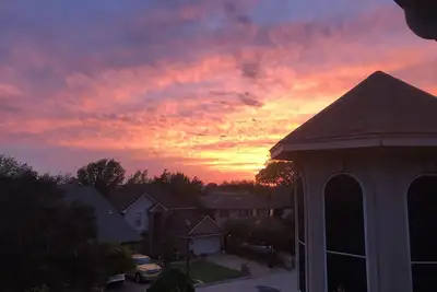 Image de Sunset Hill Haven: Relaxing balcony & Backyard, short walk to Rockwall Harbor