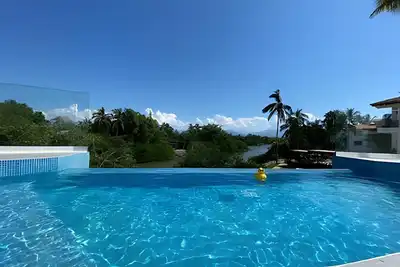 Image de 2br Private Pool •Canal View, 5 Min from the Beach
