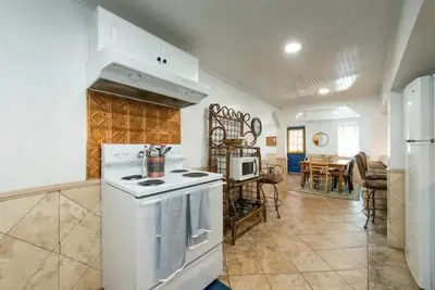 Image de Hickory St. Lodge @ the square!