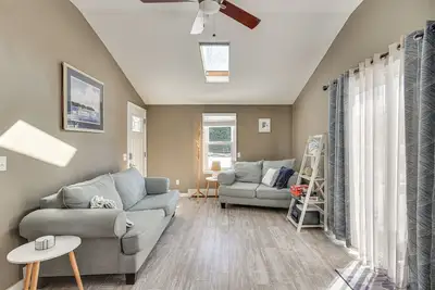 Image de Downtown Westerly Home: 4 Mi to Beaches!