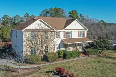 Image de Huge Home On Lakefront W/Deepwater Dock! ! \n\nFamily, pet, and kid friendly!