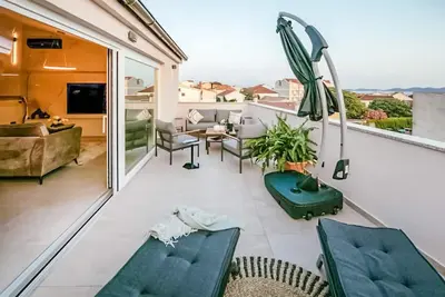 Bel appartement à Pakostane avec WiFi