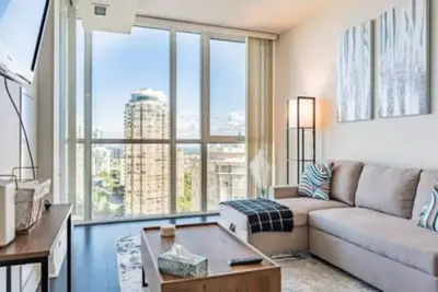 Image de Lovely 1+Den Condo, Balcony, Parking, High Floor