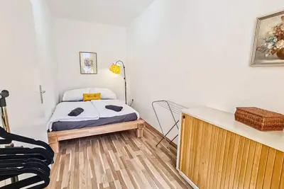 Image de Budget Apartment Well Connected to the Whole City