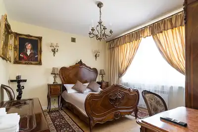 Image de At the Fountain Apartment