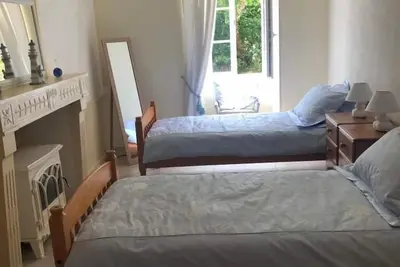 Image de Impeccable 2-Bed House in Saint-Palais-de-Phiolin