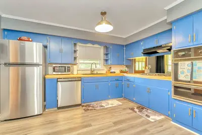 Image de Capital City Eagle's Nest - Pet Friendly - Pool Table - 6 Beds
