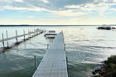 Image de Adorable Cottage with Higgins Lake Access