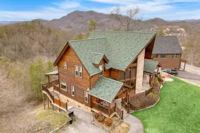 Image de Morven by AvantStay | Secluded Cabin w/ Hot Tub, Game Room, Mountains Views