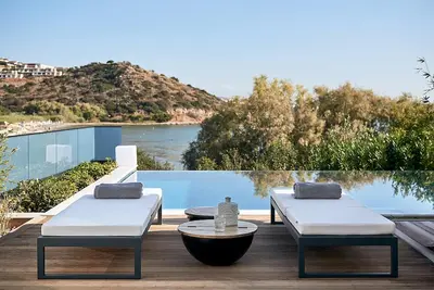 Beachfront, Includes Breakfast & Hotel Services