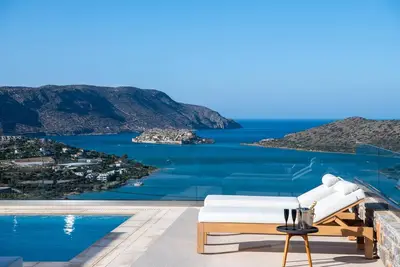 Ultimate Hideaway with Spectacular Vistas