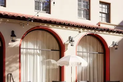 Image de 3 Family-friendly Units! Close to Arlington Garden in Pasadena! Parking, Pool!