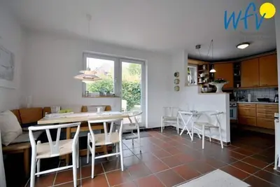 Image de Ferienwohnung mit Drei Separaten Schlafzimmern und Schöner Terrasse!