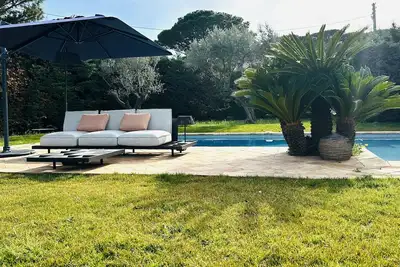 Image de Magnifique coin de paradis avec piscine