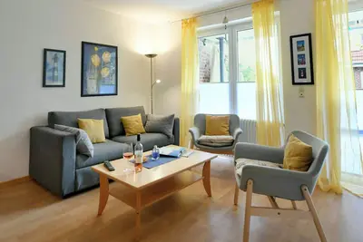 Image de Drei Separate Schlafzimmer, Balkon, Terrasse und Garten!